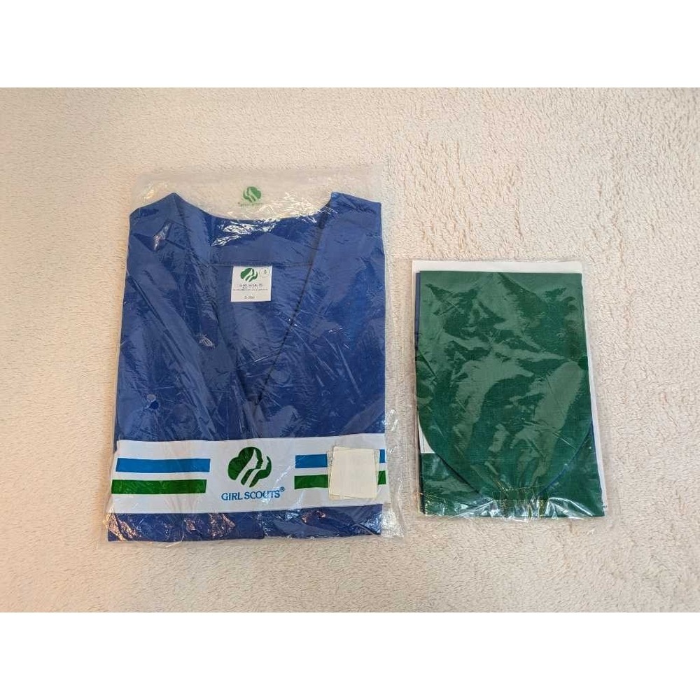 Girl Scouts Cadet Senior Scarf Tying Instructions Blue V-Neck Top‎ S
